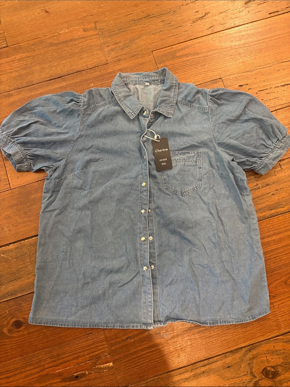 Women's Light Wash Denim Puff-Sleeve Button-Up Blouse